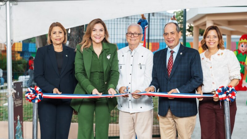 Carolina Mejía entrega el parque Villa Diana, una petición comunitaria de más de 20 años