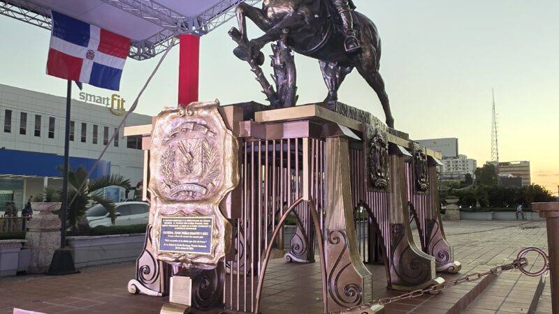 Instituto Duartiano devela primera estatua ecuestre del patricio