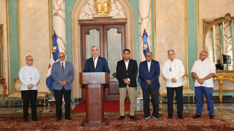 Presidente Abinader designa Comisión de Veeduría de obras deportivas