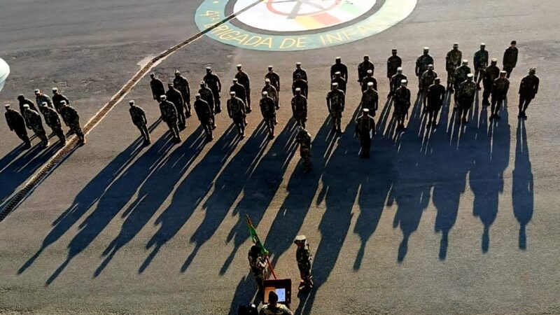 Comandante del Ejército dispone cambios de mando en varias unidades militares