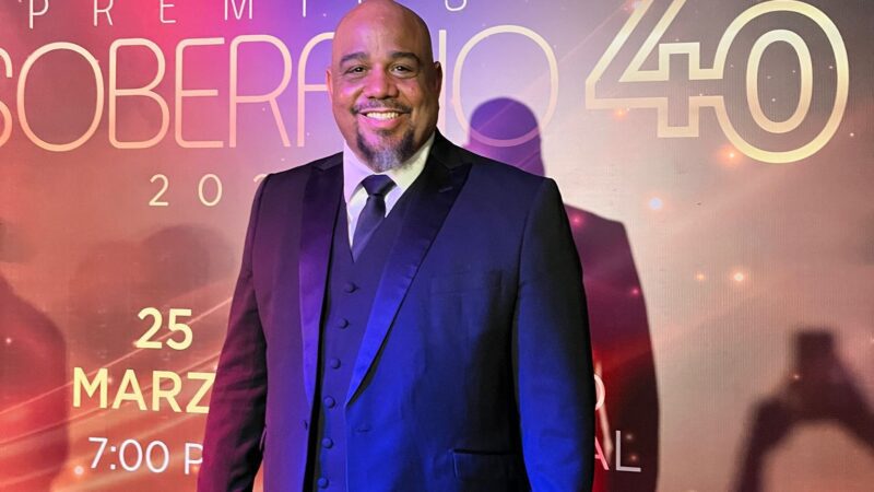 Martín Alcántara, un locutor dominicano premiado en el mundo y rumbo al Soberano