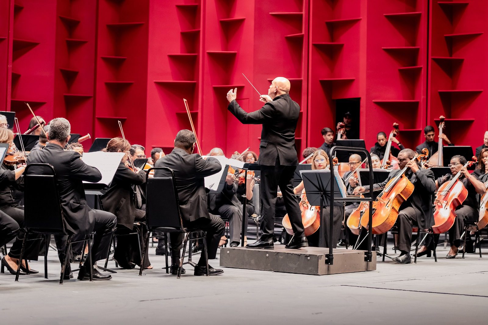 Noche magistral: Beethoven y la solidaridad de Promapec conquistan el Teatro Nacional