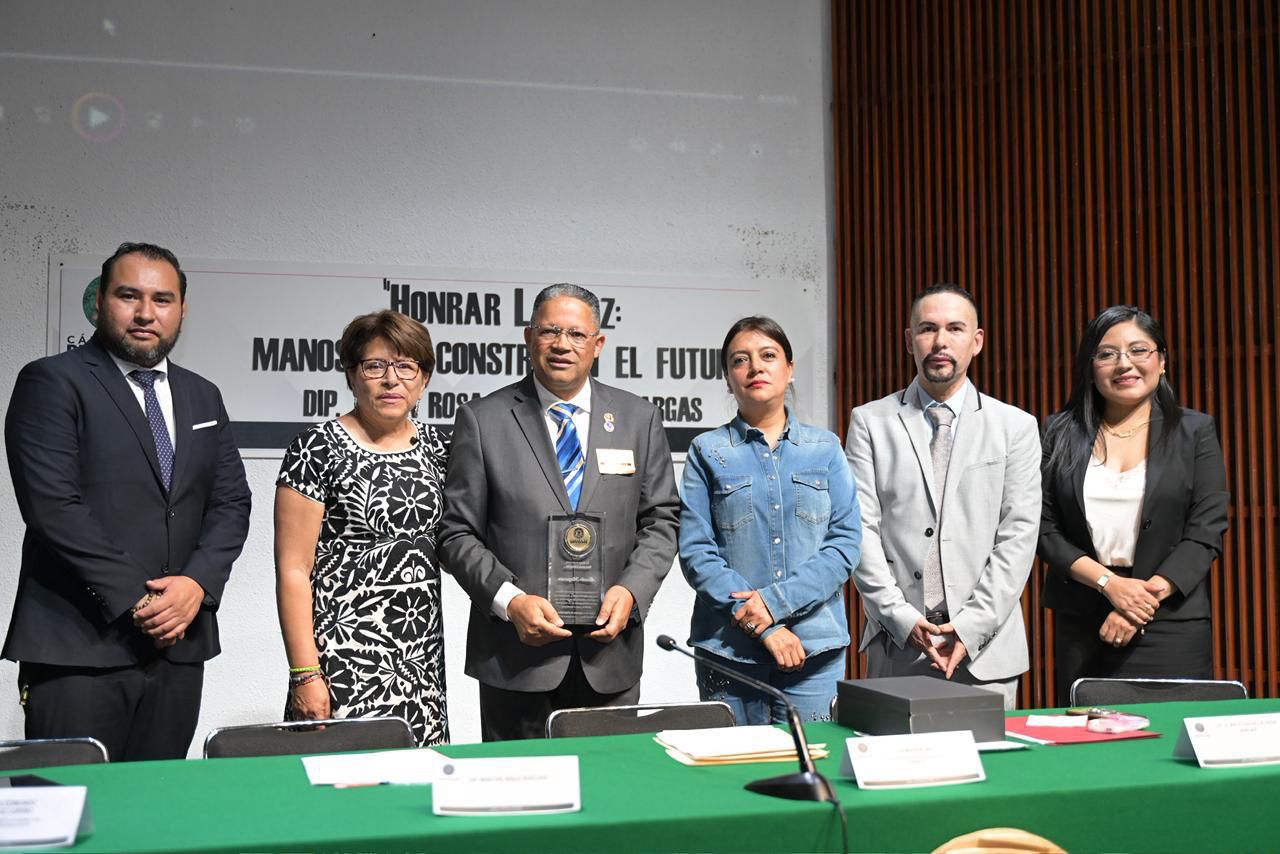 Dominicano Alcedo Magarín es reconocido por la Cámara de Diputados de México por su aporte a la cultura de paz