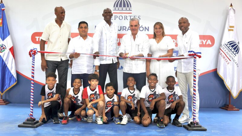 Presidente Abinader cumple promesa con Al Horford y Quisqueya al entregar techado La Tribu