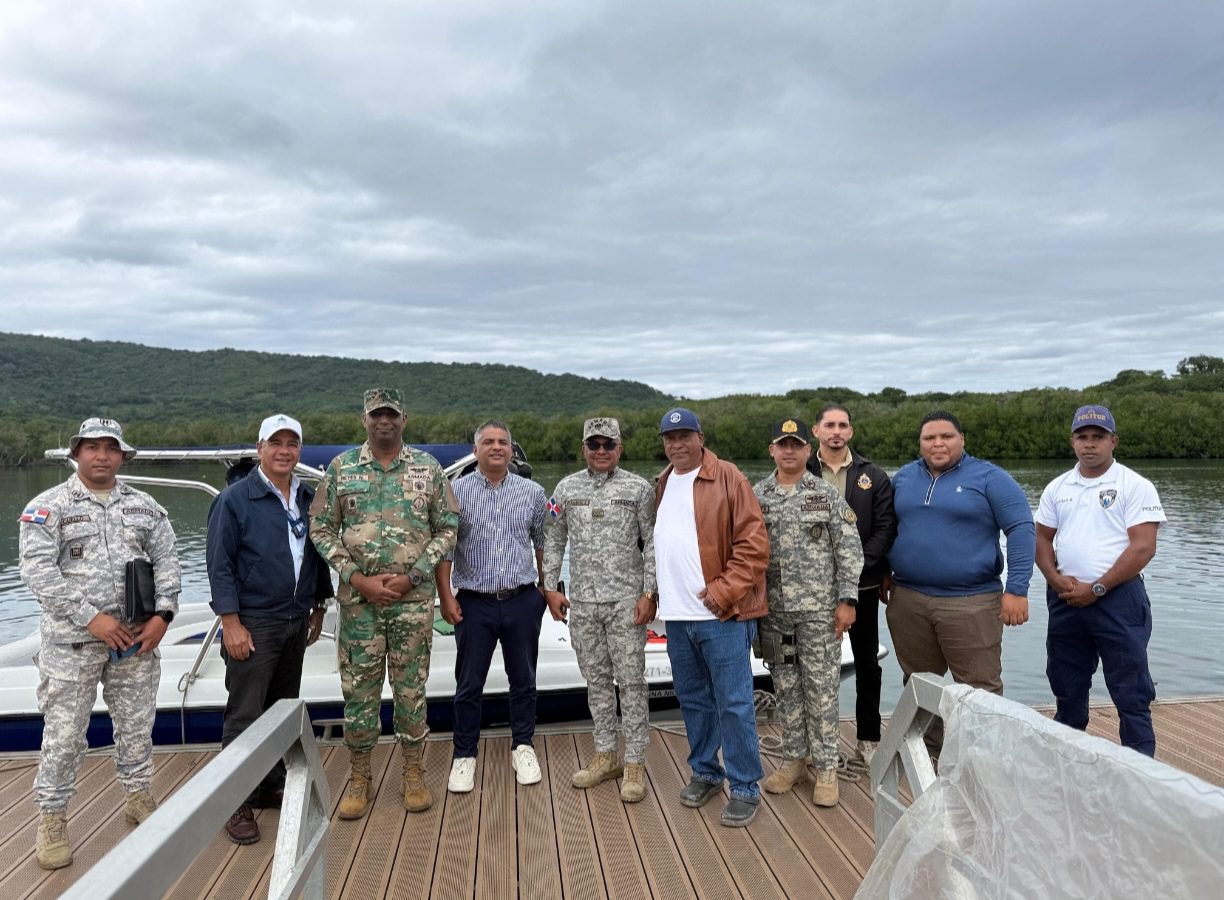 Realizan inspecciones conjuntas a embarcaciones ancladas en Bahía de Luperón