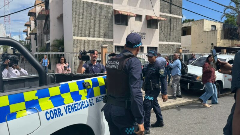 Denuncian agresiones y uso de gases lacrimógenos contra la prensa durante cobertura de presunto maltrato en Centro de Estimulación Temprana