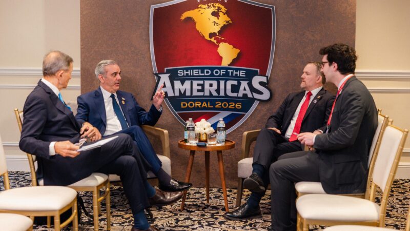 Abinader fortalece diálogo comercial con Estados Unidos durante cumbre en Miami
