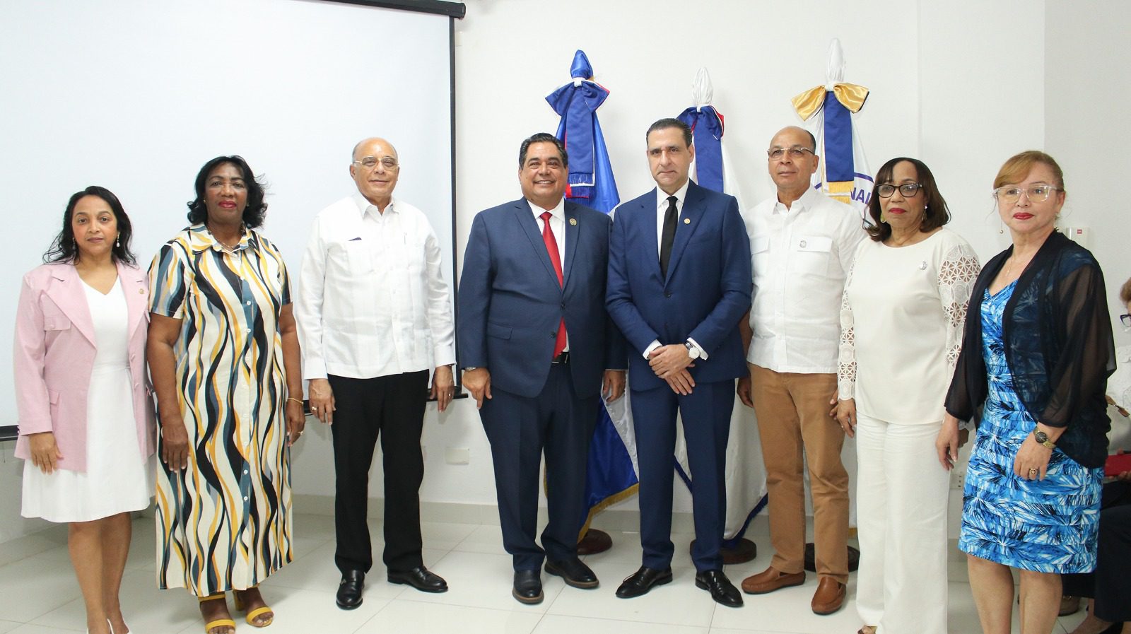 Servio Tulio advierte sobre «crisis ética» en la democracia dominicana durante apertura de diplomado notarial