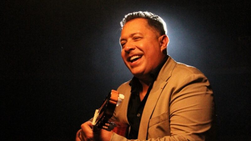 Astor Torres consolida su identidad artística con el lanzamiento de su canción “Decidido”