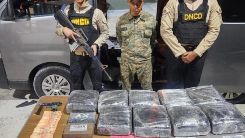 Raso ERD es detenido con presuntas sustancias narcóticas oc