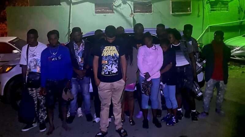 Ejército envía ante el Ministerio Público a otro conductor detenido con 21 haitianos indocumentados en Santiago Rodríguez