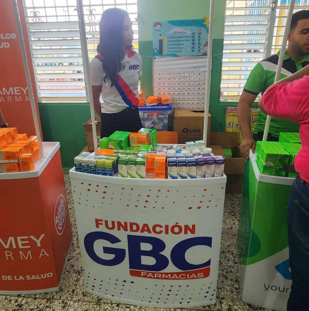 Raymond Rodríguez y Fundación GBC realizan operativo médico integral en Arroyo Hondo
