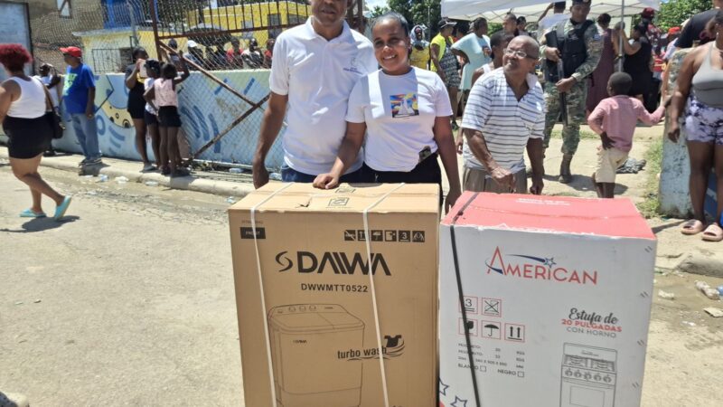 Gobierno inicia entrega de enseres del hogar a familias afectadas por inundaciones