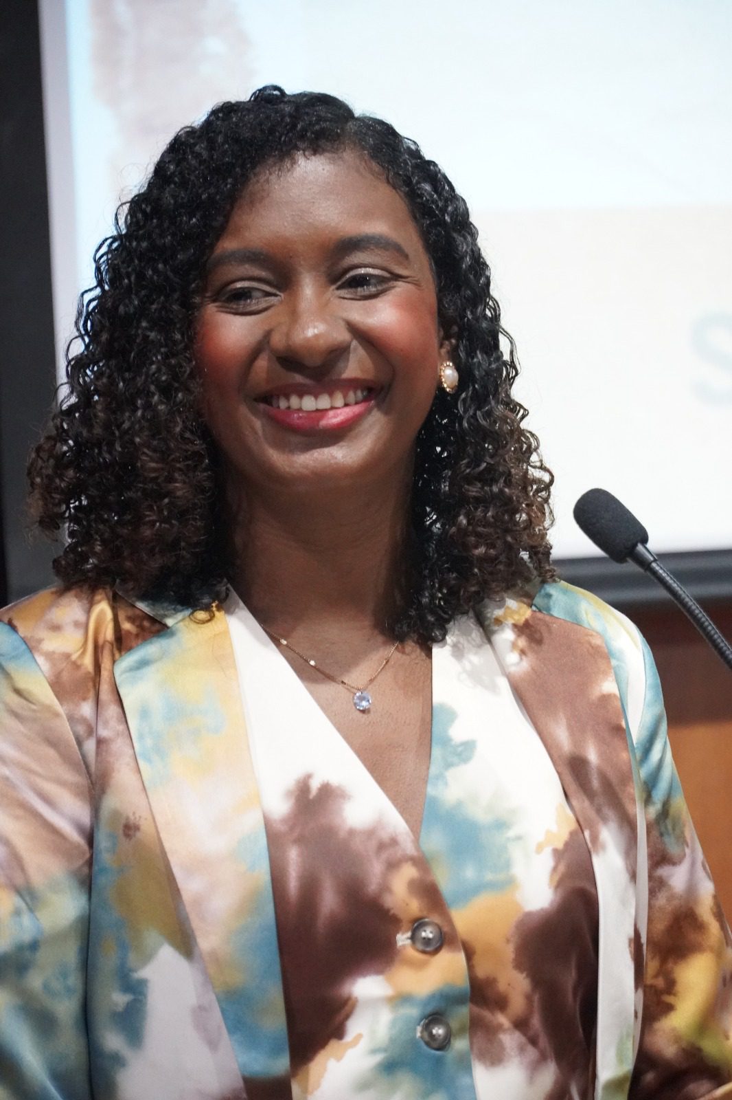 Directora de Raíz Climática invitada como panelista al Sustain DR Summit 2026 en Columbia University sobre sostenibilidad y comunidades