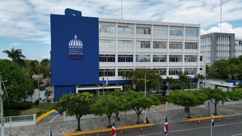 Ministerio de Trabajo reitera viernes 1ero de mayo, Día del Trabajo, es laborable; el feriado se cambia para el lunes 4