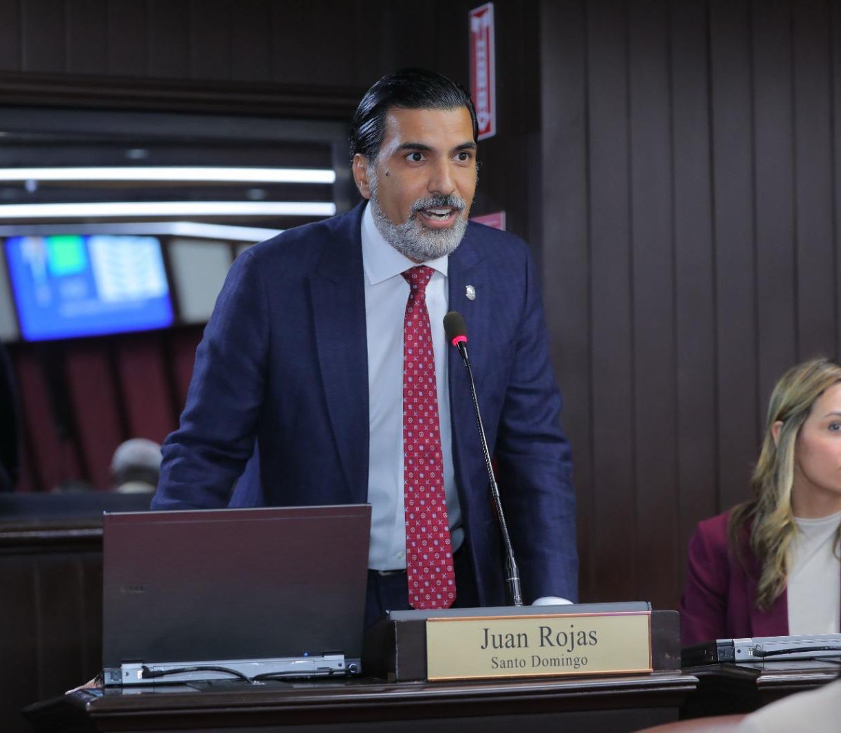 Diputado Juan José Rojas somete resoluciones para atender demandas prioritarias en Santo Domingo Este