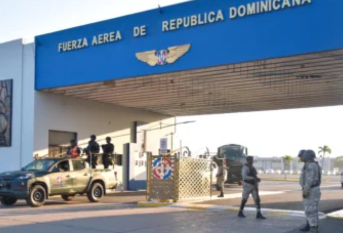 Fuerza Aérea de República Dominicana realiza evacuación aeromédica en el Pico Duarte en apoyo al COE y la DAEH