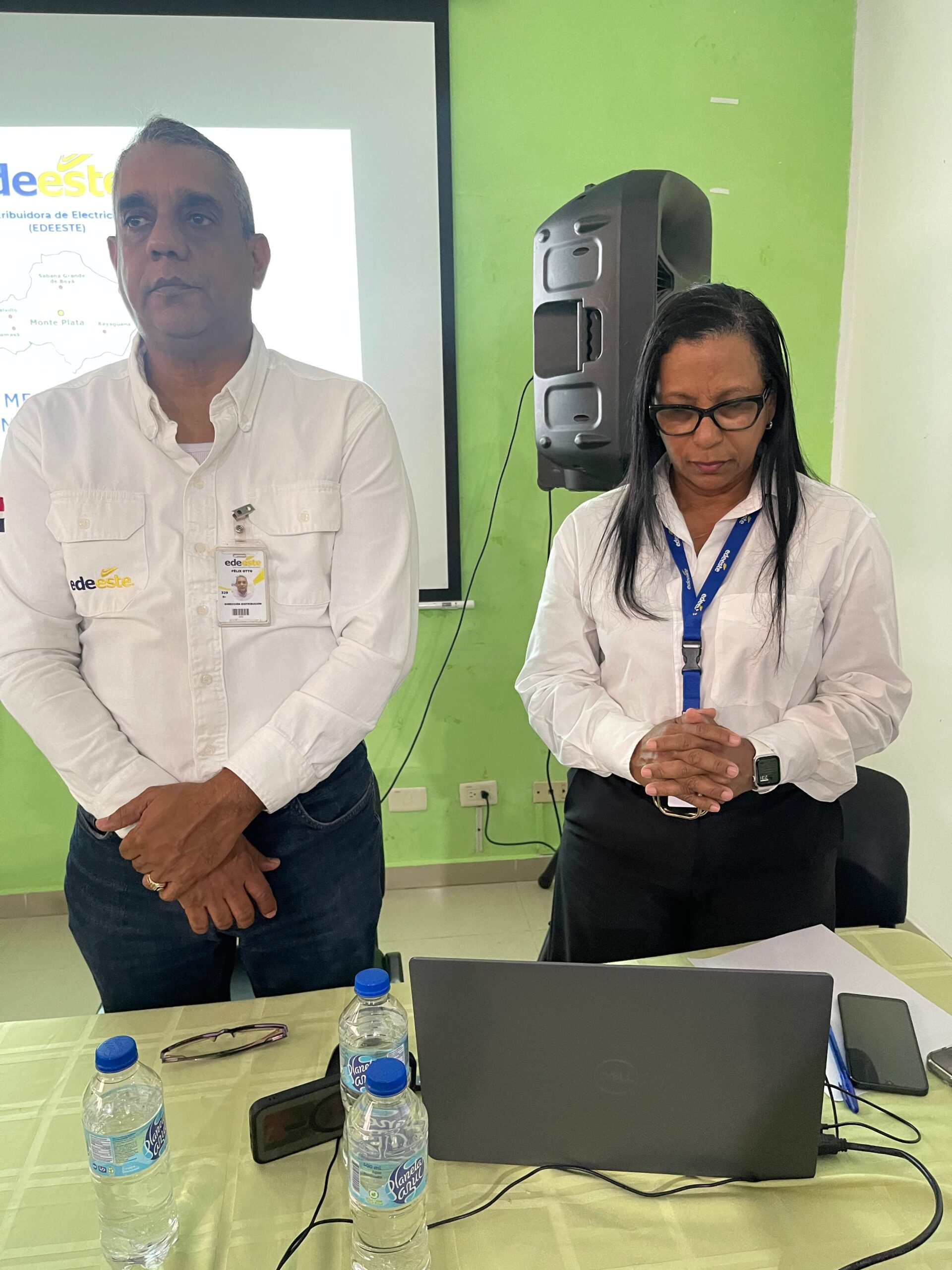 EDEESTE realiza exitoso encuentro con autoridades de Monte Plata para presentar proyectos de mejora eléctrica y desarrollo provincial