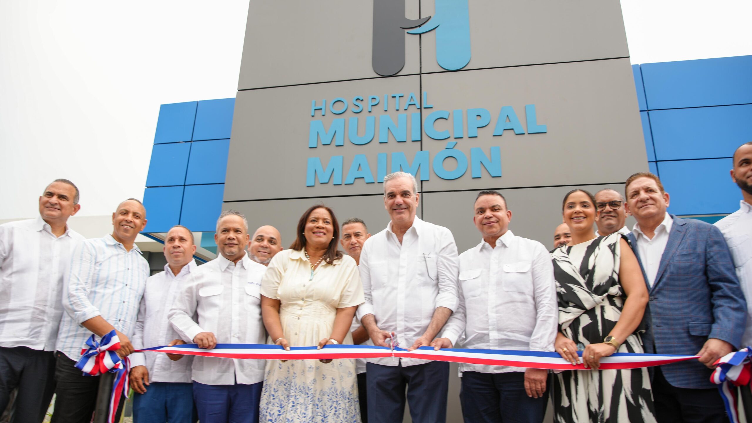 Presidente Abinader entrega el Hospital Municipal de Maimón remozado