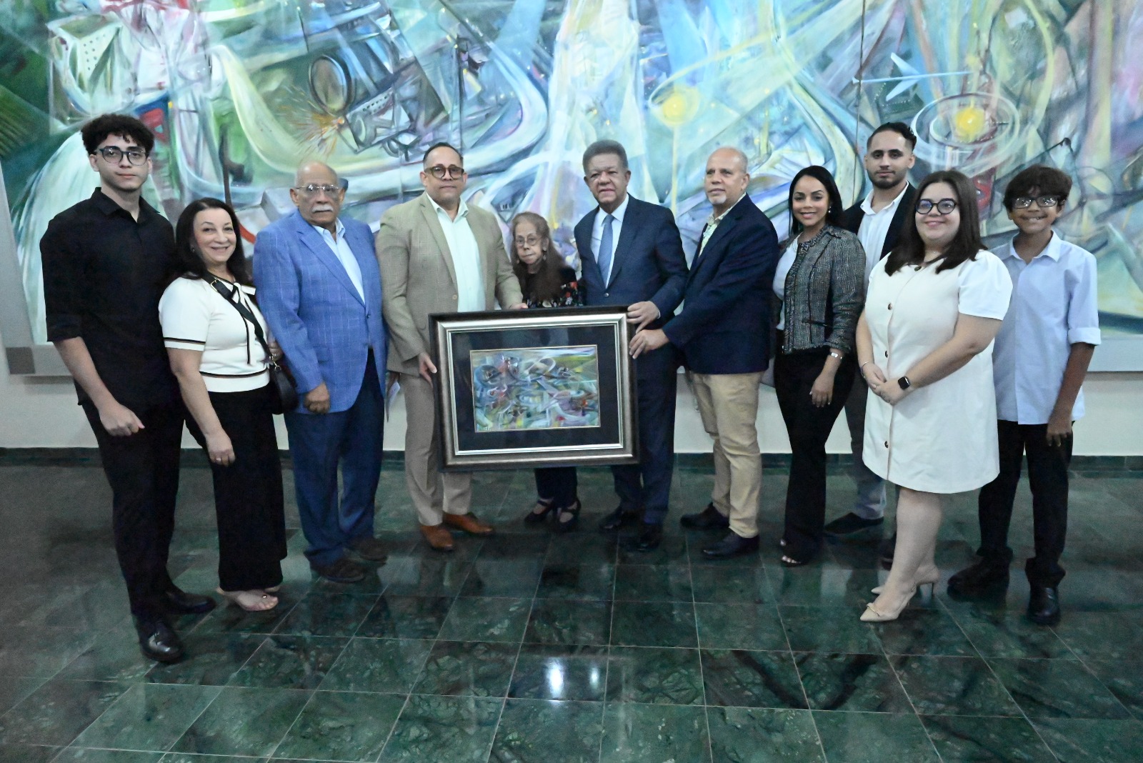 Funglode celebra el legado universal de Ramón Oviedo con la exposición “Oviedo: Diálogo íntimo”.