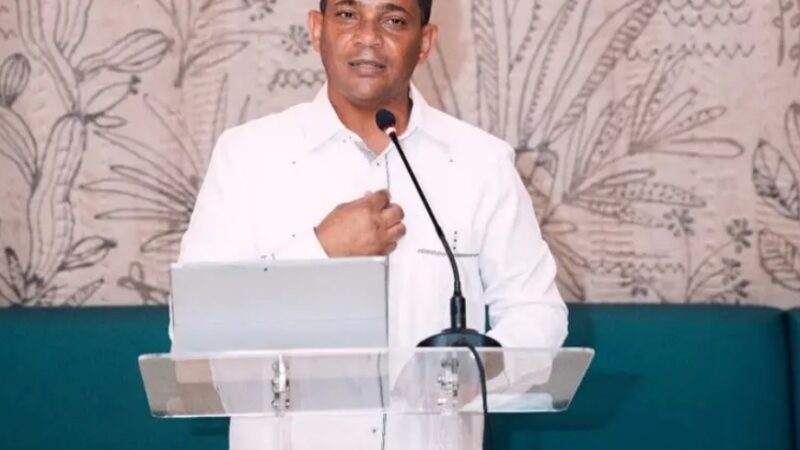 Juramentan nueva directiva de AMEDIP para fortalecer la comunicación digital en Punta Cana