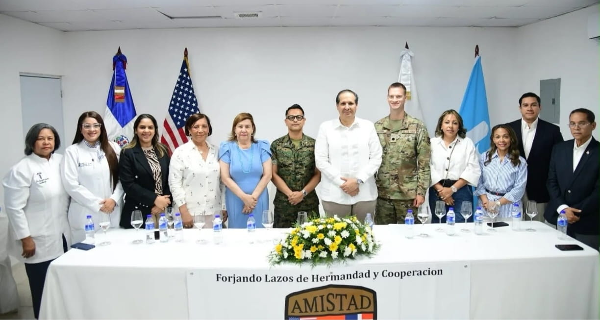 Ministerio de Salud y Comando Sur de los EE. UU. llevan servicios médicos gratuitos a 1,900 personas de La Vega