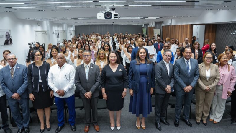 INFOTEP certifica a 262 colaboradores de la Cámara de Diputados tras completar programa de formación