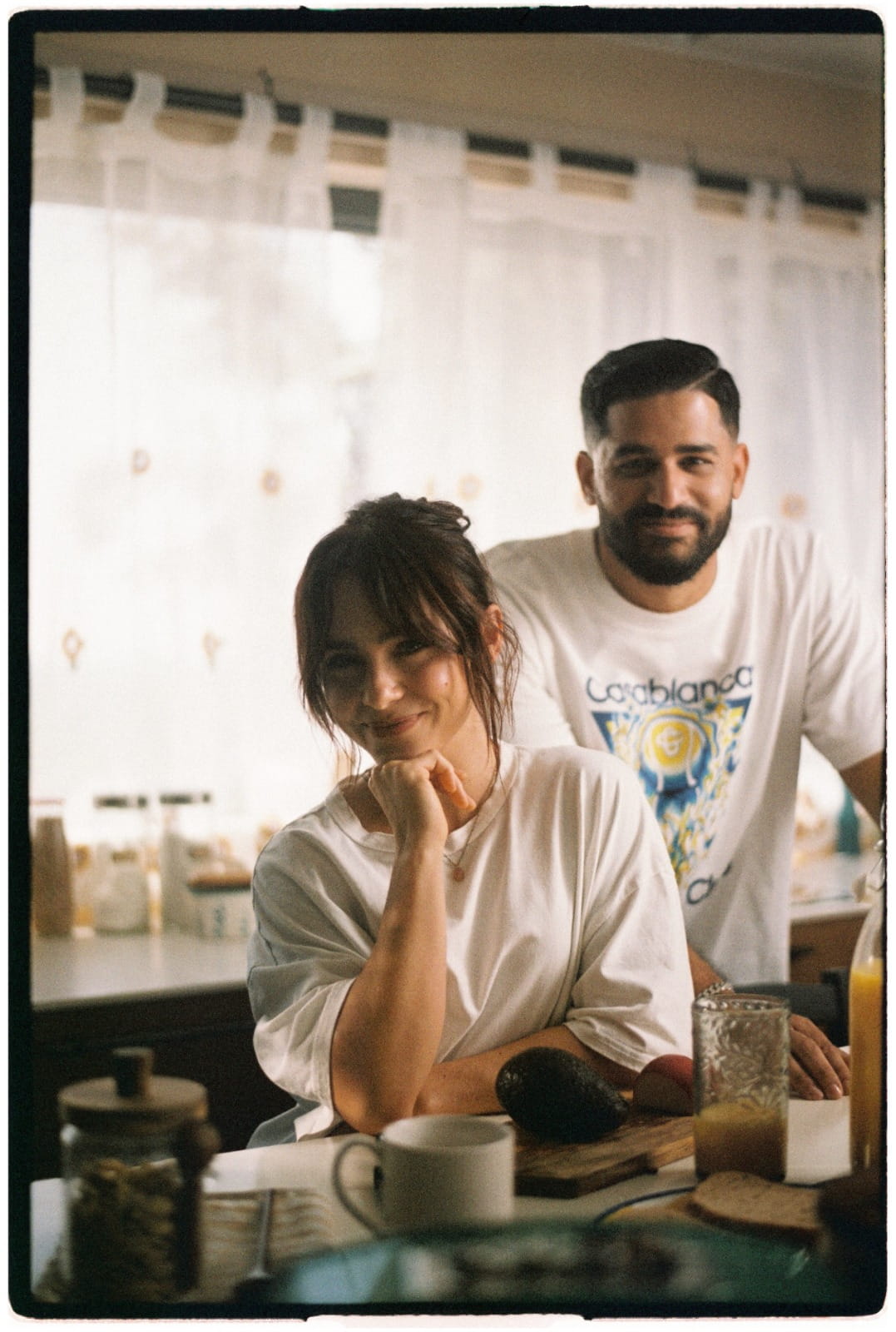 Rodrigo Films vuelve a dejar su sello internacional con la dirección del videoclip “Carita Feliz” de Myke Towers