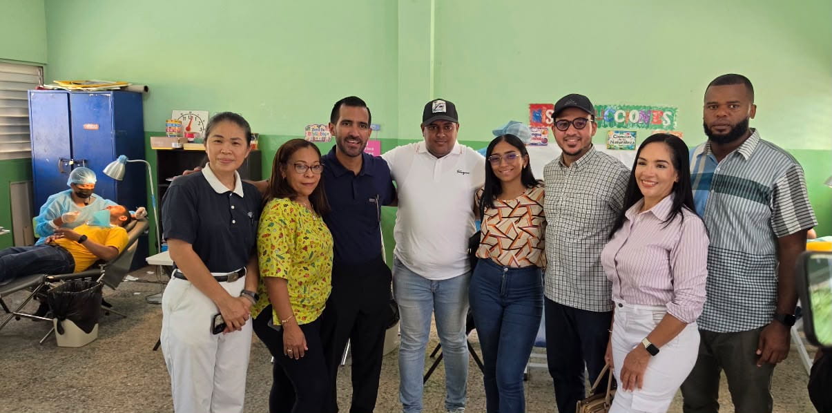 Operativo médico acerca servicios de salud a la comunidad con atención gratuita en diversas especialidades