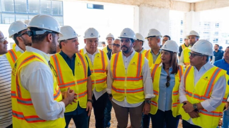 Ministro Jean Luis Rodríguez supervisa avances del Centro Universitario UASD Santo Domingo Este, obra con 60 % de ejecución que impulsará la educación superior e inclusión social