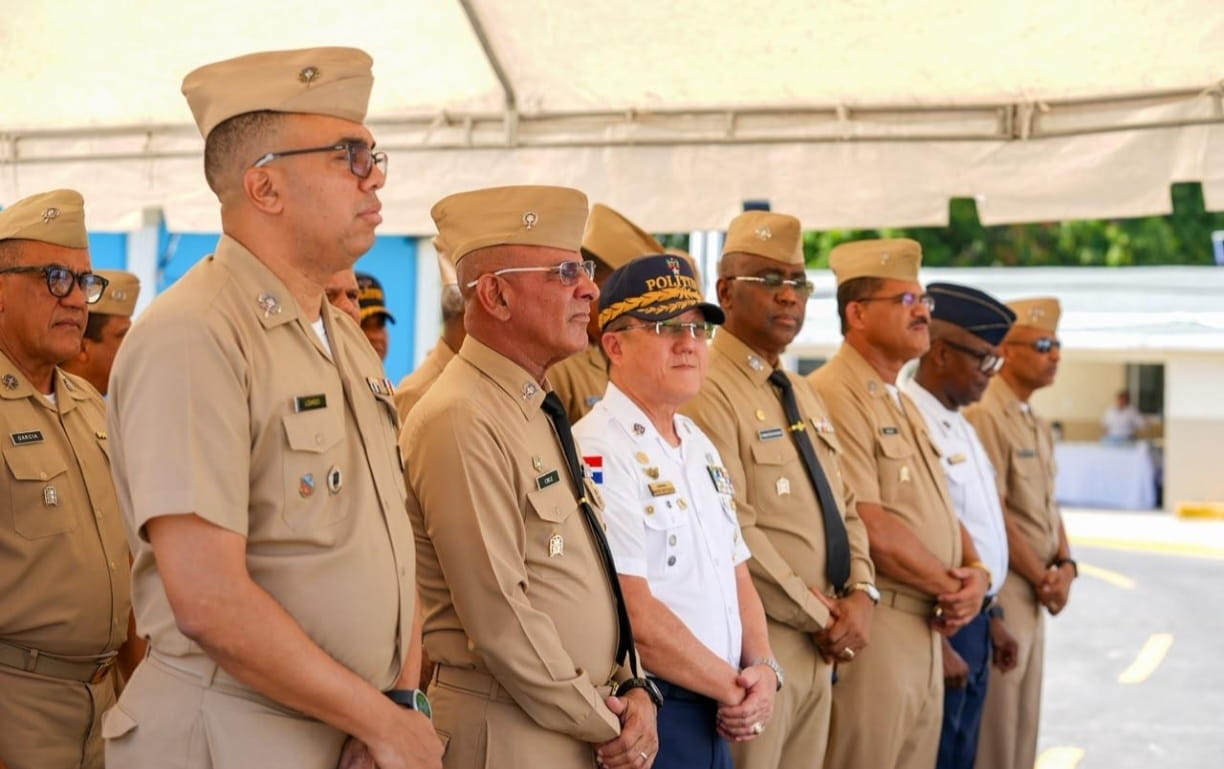 Armada de República Dominicana entrega dos embarcaciones a POLITUR para fortalecer la seguridad turística 