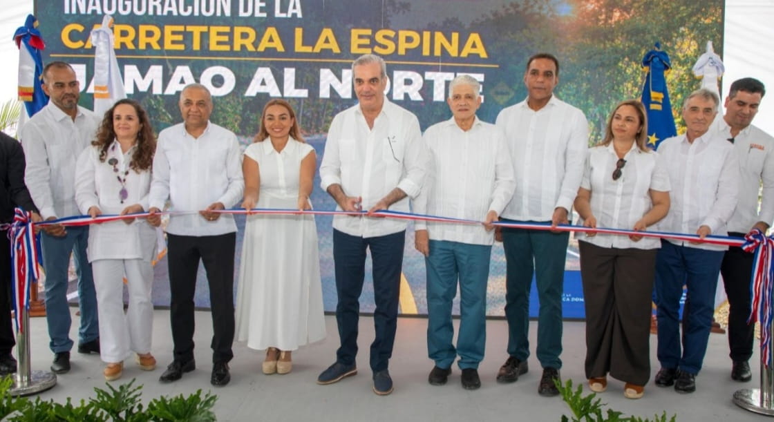 Presidente Luis Abinader inaugura carretera Las Espinas en Jamao al Norte