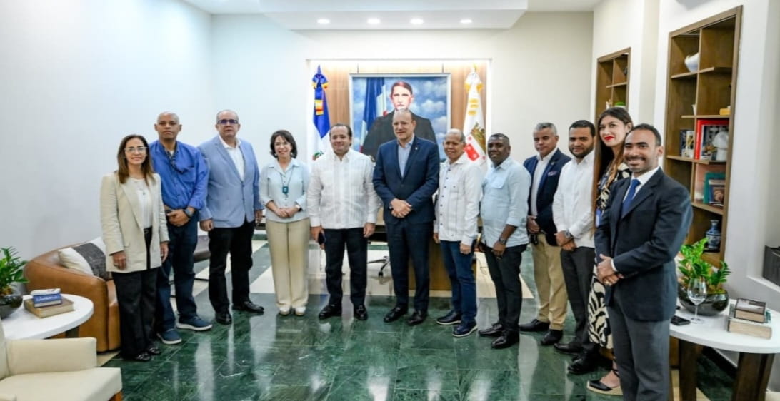 Alcaldía de Santiago y Ministerio de la Presidencia avanzan en actualización del Plan de Ordenamiento Territorial