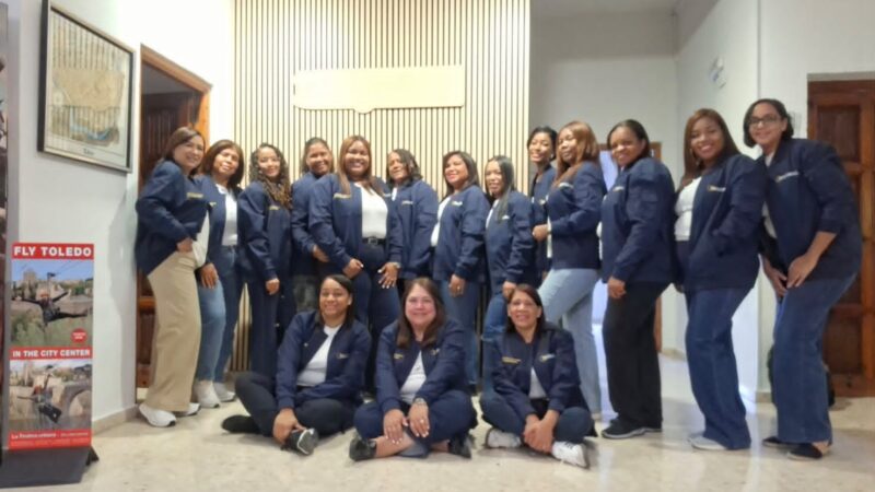 Egresados de IGLOBAL participan en estancia académica en Madrid y Toledo