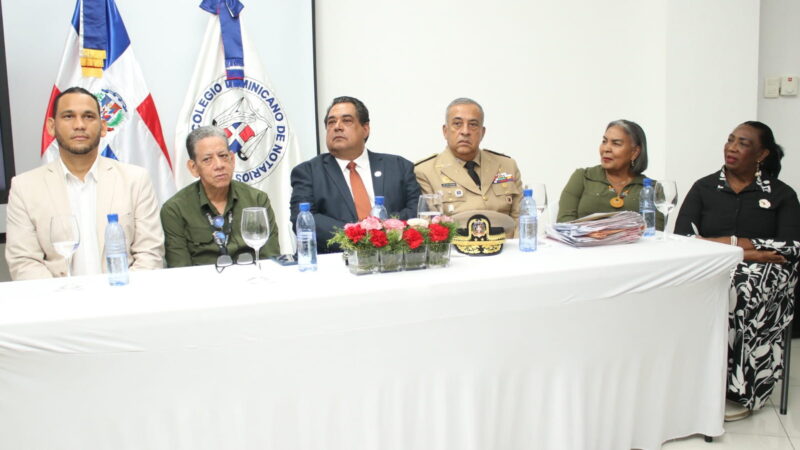 Permiso digital de menores genera RD$1.3 millones para notarios durante agosto