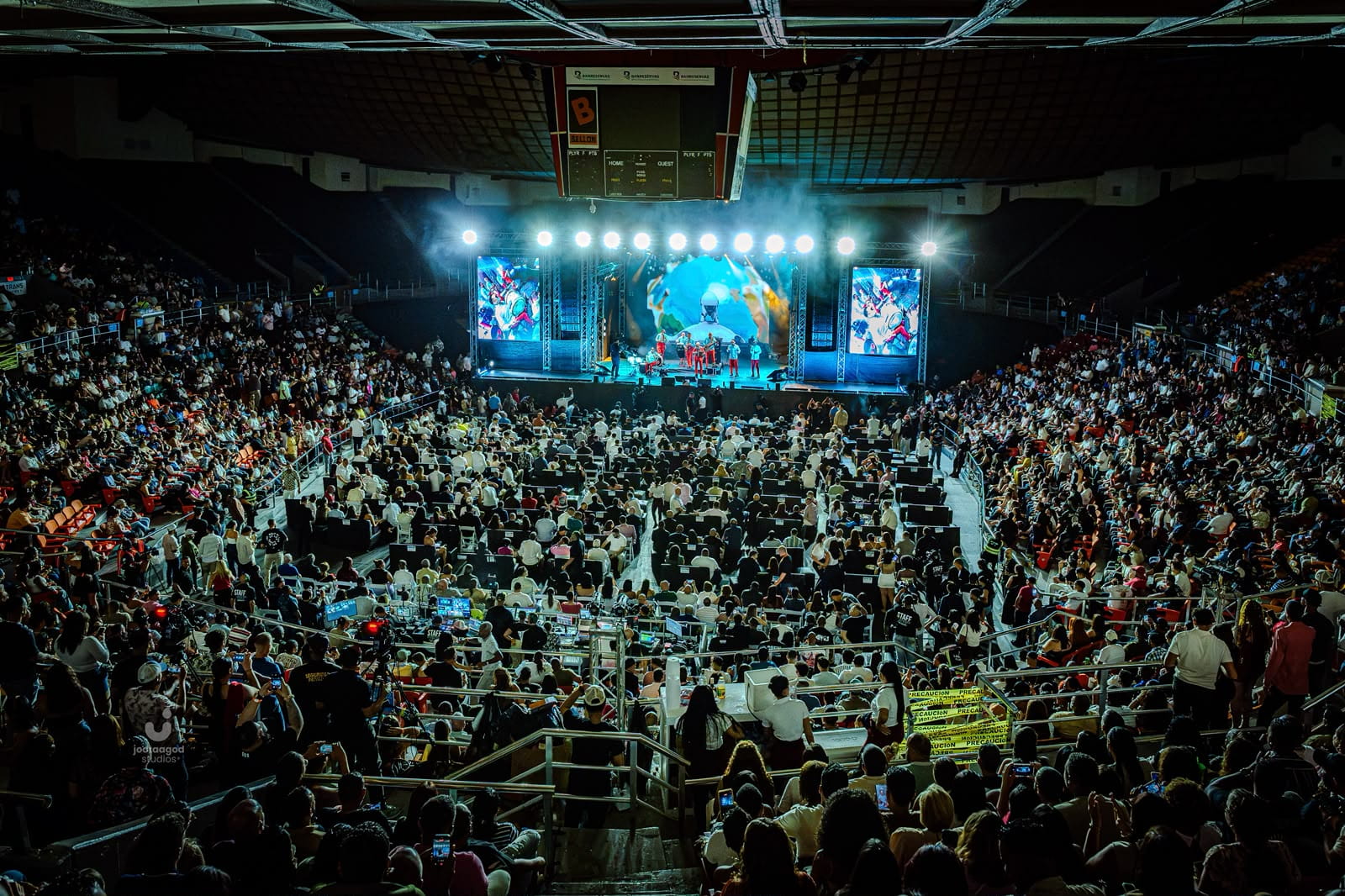 Alexis Gómez apuesta a la innovación audiovisual en “El Reencuentro” de El Prodigio y Banda Real