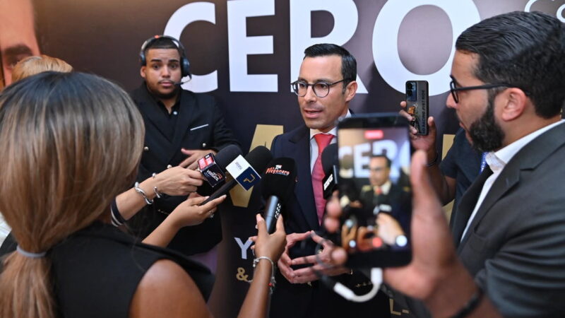 Empresario israelí Yossi Abadi presenta en RD “Cero Crimen”, el libro que aborda la transformación de El Salvador