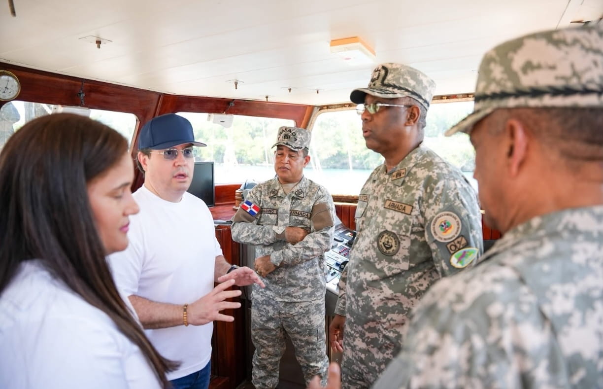 Comandante General de la Armada de República Dominicana visita el Buque Escuela «Almirante Juan Bautista Cambiaso» BE-01 para inspeccionar los trabajos de reparación y acondicionamiento de esta unidad.
