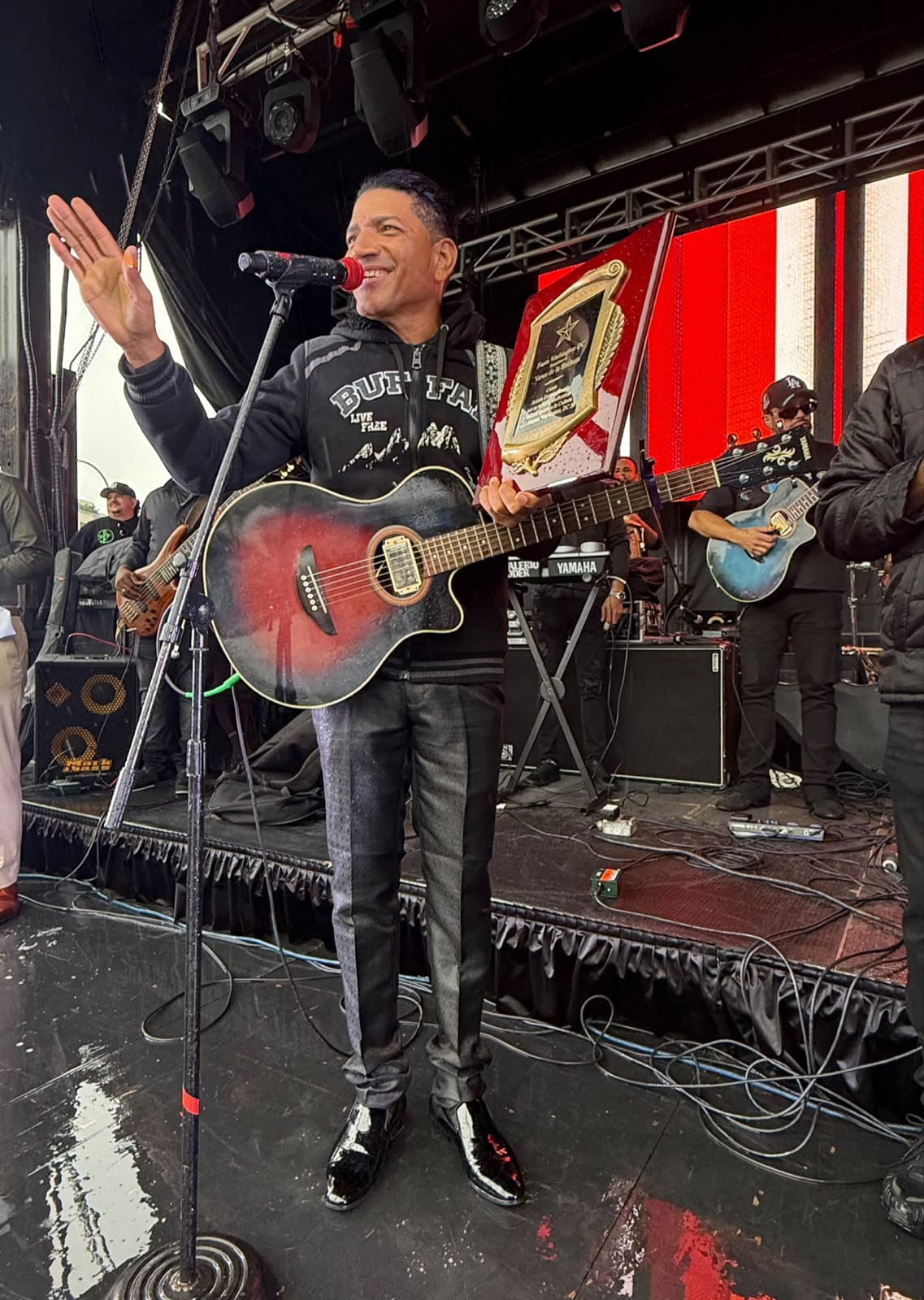 El Varón de la Bachata recibe reconocimiento en Washington e inicia gira internacional 