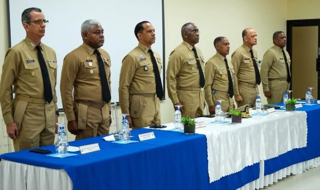 Primera promoción del Diplomado Gestión Técnica y Propulsión Naval fortalece las capacidades de la Armada 