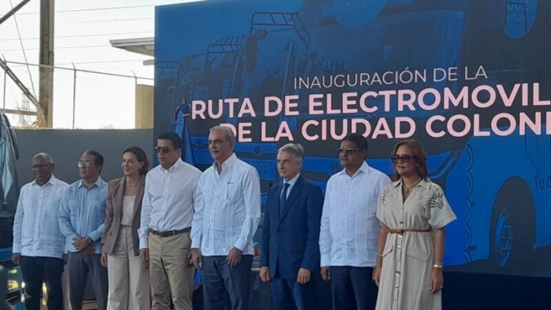 Presidente Abinader y David Collado inauguran la “Ruta de Electromovilidad” en Ciudad Colonial