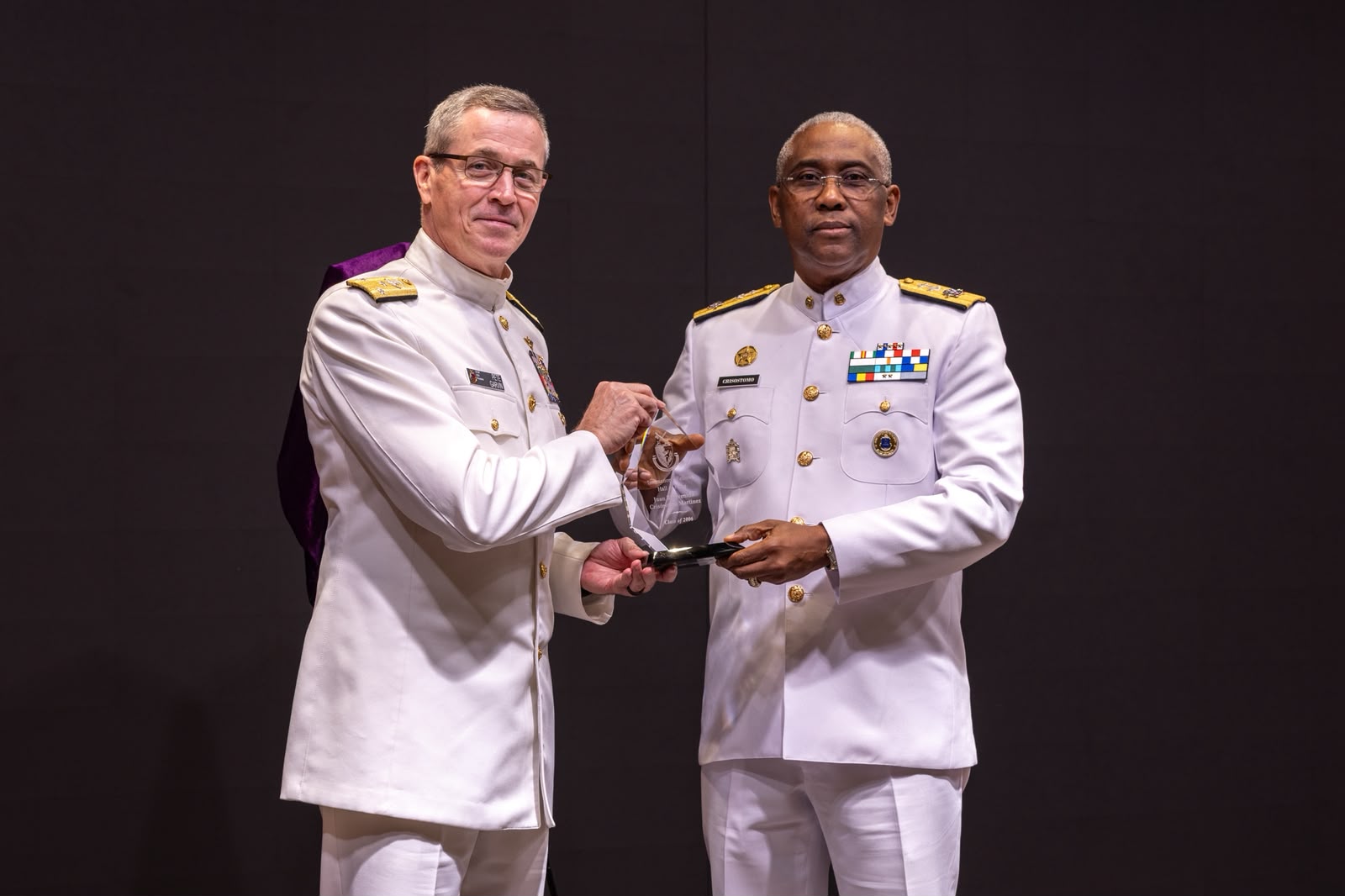 Vicealmirante Juan Bienvenido Crisóstomo Martínez es exaltado al Salón de la Fama de Graduados Internacionales de la Universidad de Defensa Nacional de Corea
