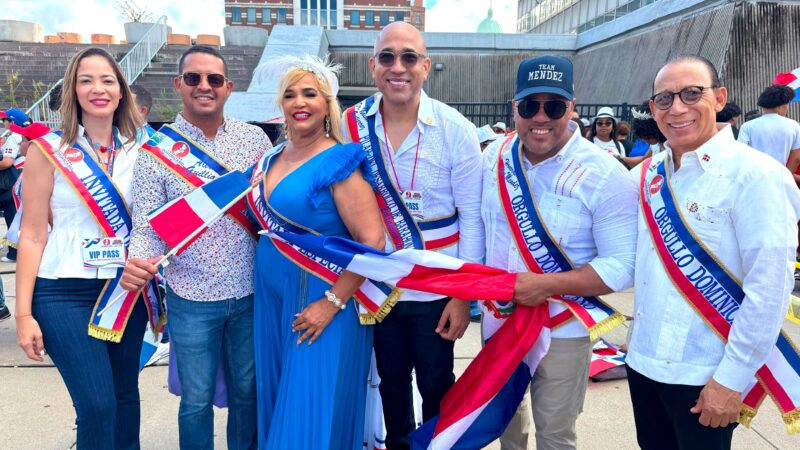Barahona protagonista del 37.º Desfile Dominicano de Nueva Jersey; Dr. Natanael Gutiérrez recibe reconocimiento en Paterson