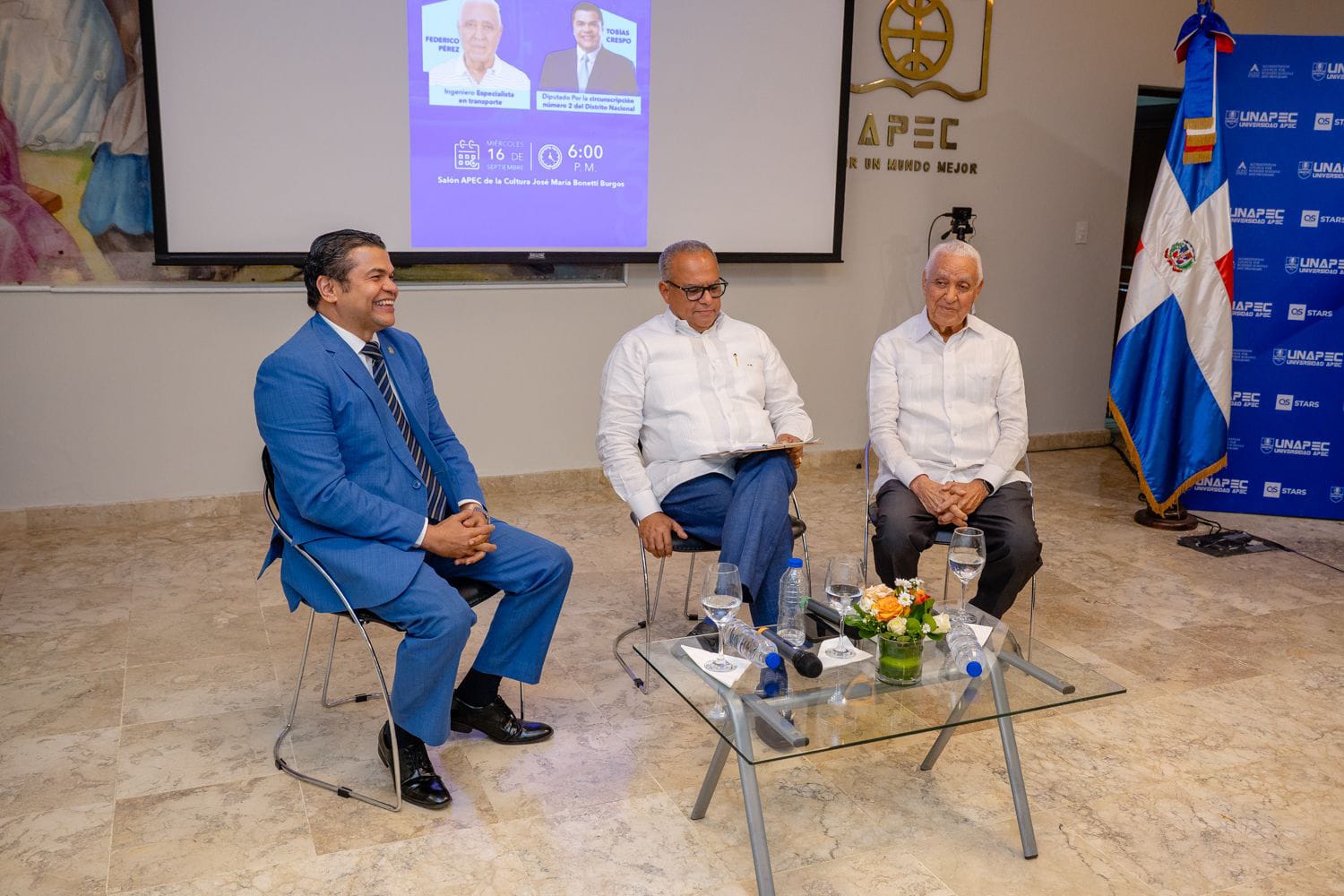 Unapec reúne a especialistas para debatir los desafíos del transporte en República Dominicana
