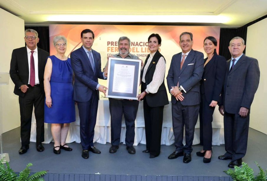Premio Nacional Feria del Libro Eduardo León Jimenes 2026 otorgado a Pablo Mella, SJ