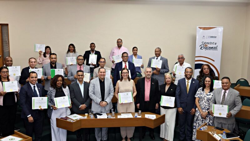 UCSD e IDEICE concluyen diplomado orientado a fortalecer la investigación educativa
