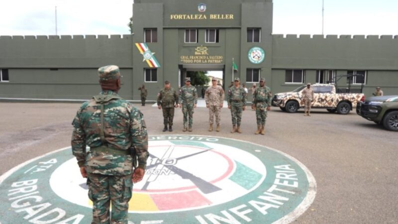 Comandantes del Ejército y Cesfront supervisan despliegue militar en la frontera