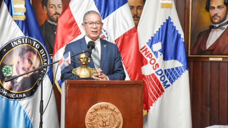 INPOSDOM e Instituto Duartiano honran al patricio con emisión postal conmemorativa por su fallecimiento