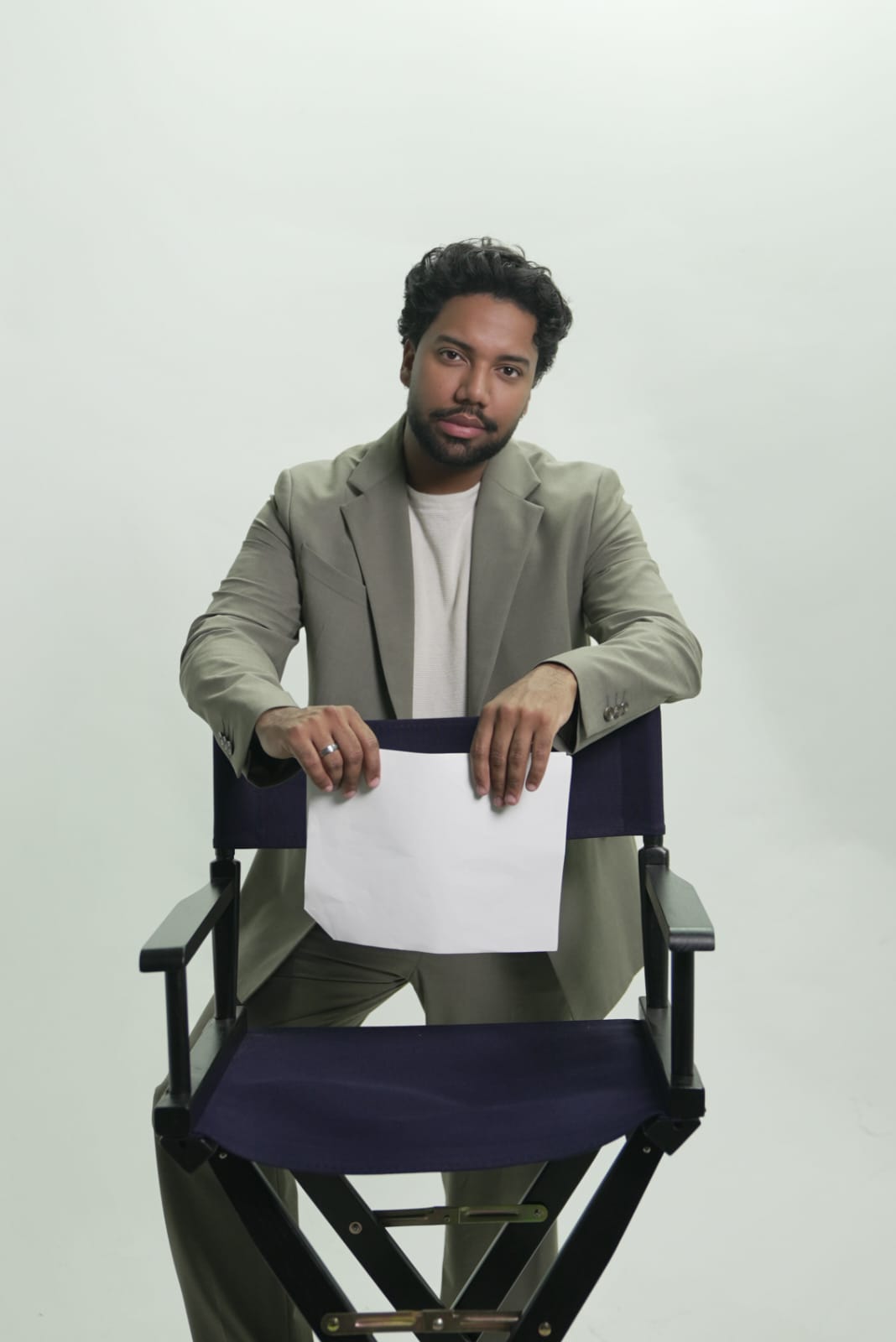 Edwin Dormoy aborda los riesgos de la exposición en redes sociales con “Influencer y Narco”