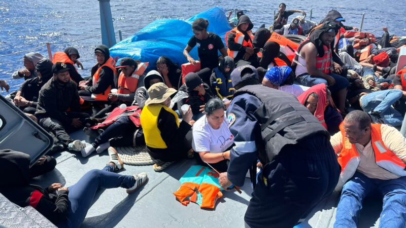 Armada intercepta embarcación con 59 personas al Note de Samaná, con apoyo del Servicio de Guardacostas de Estados Unidos 